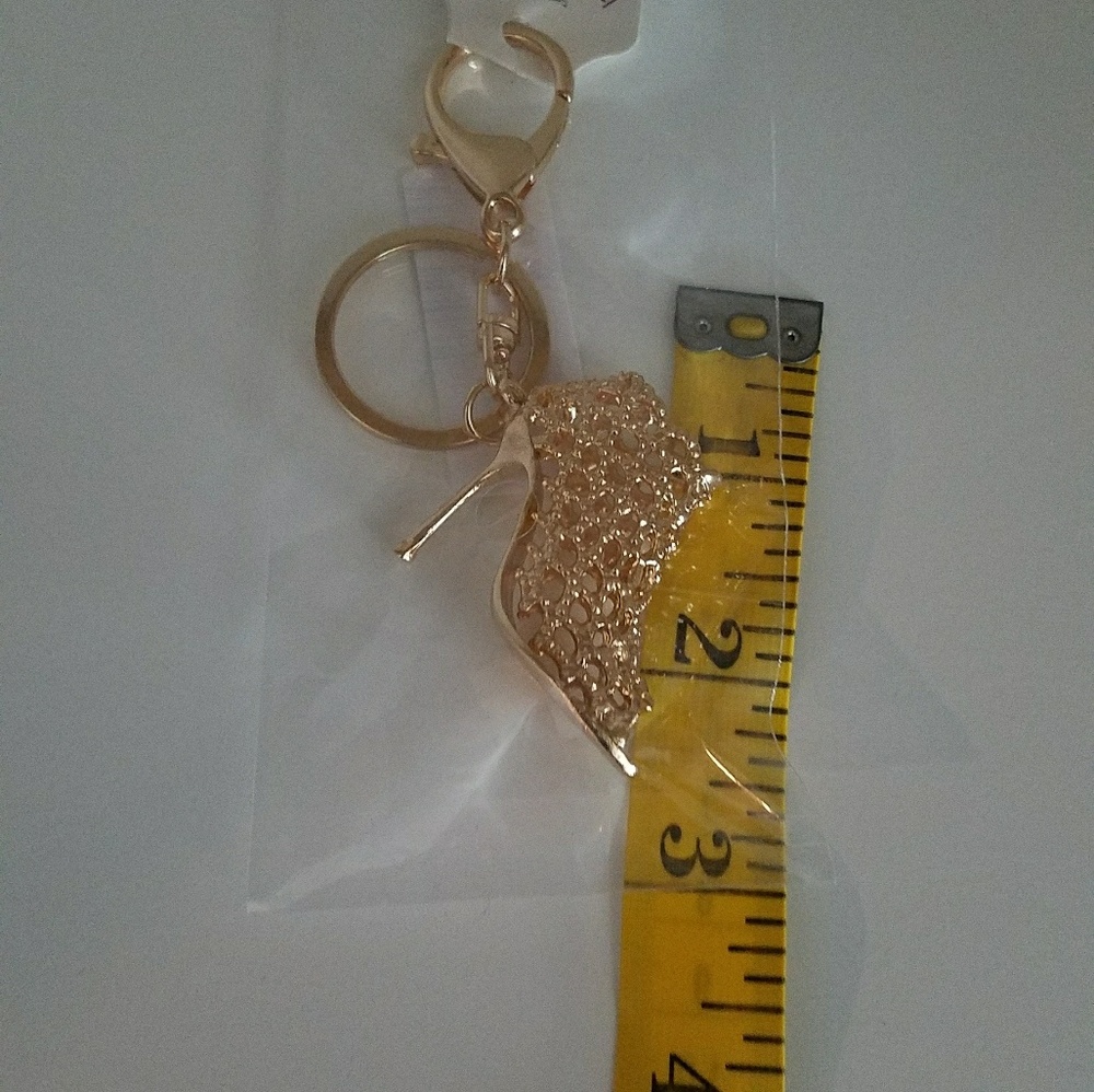 🌹Hollow Out High Heel Shoes👡 Keychain - Picture 6 of 6